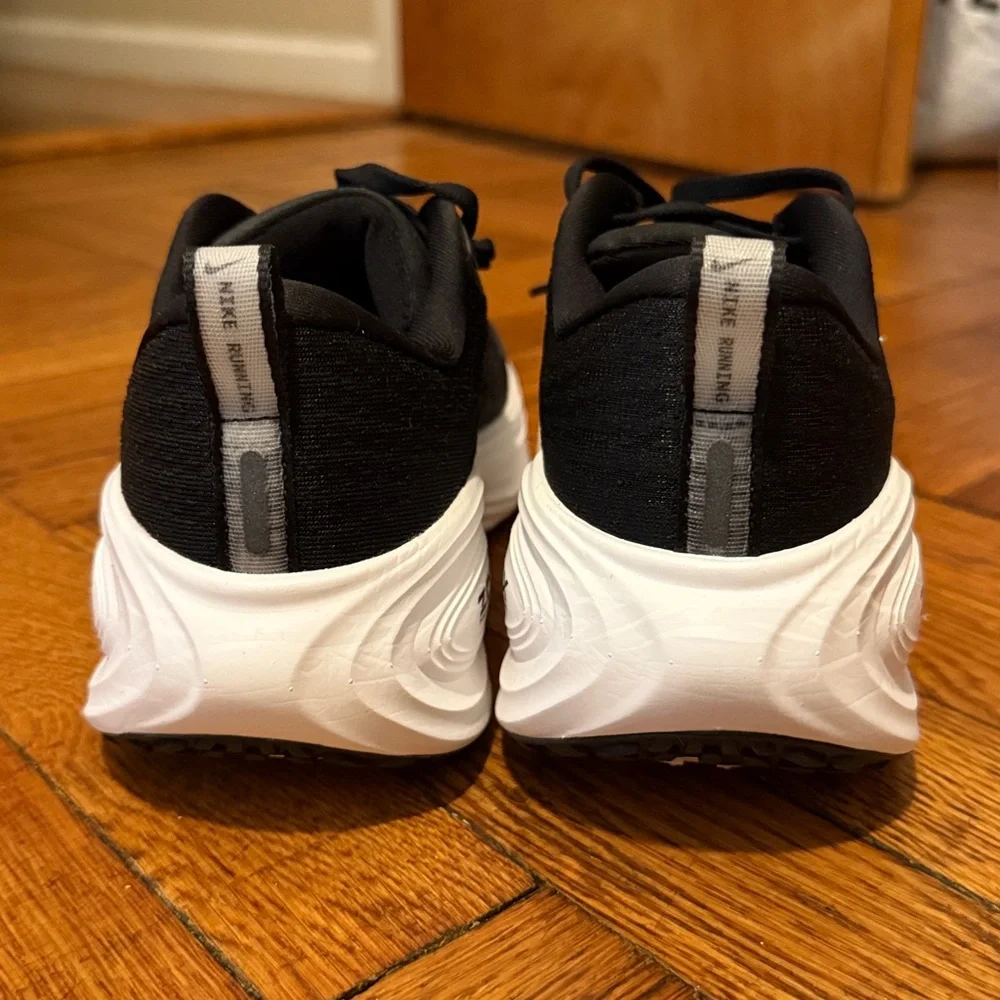 Nike Vomero ZoomX Running Shoes - Picture 3 of 5